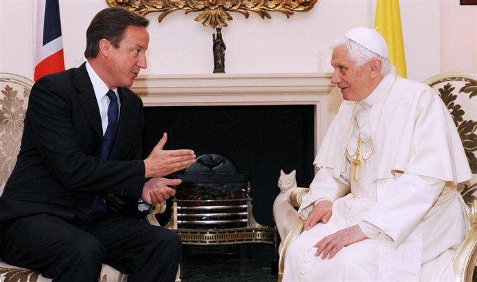 El Papa con Cameron