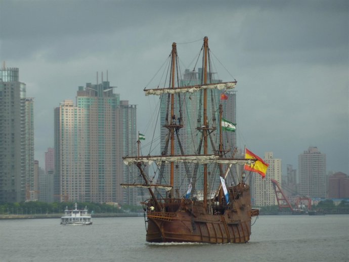 El Galeón Andalucía parte para España