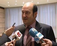 PNV dice que su postura hoy es "la misma" que hace 15 días para pedir el fin de toda actividad de ETA