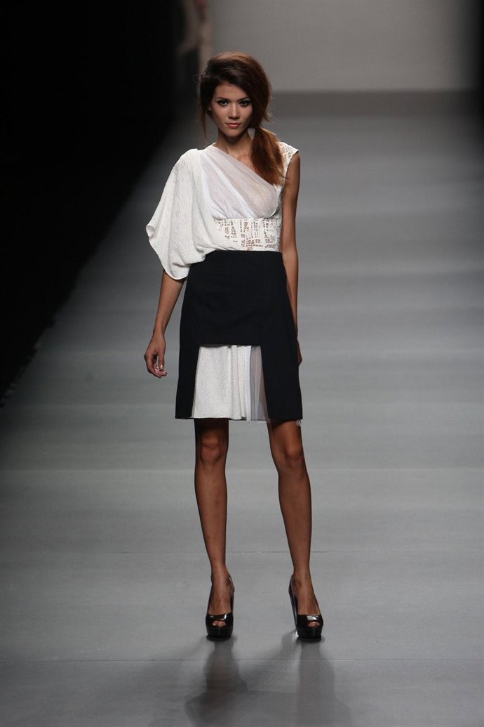 Modelo de Jesús del Pozo en Cibeles Madrid Fashion Week