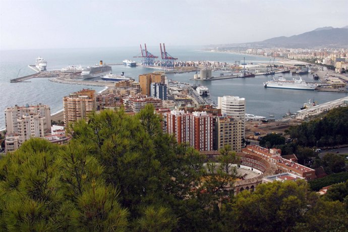 Seis cruceros en el puerto de Málaga un mismo día