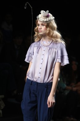 Modelo de Alma Aguilar en Cibeles Madrid Fashion Week