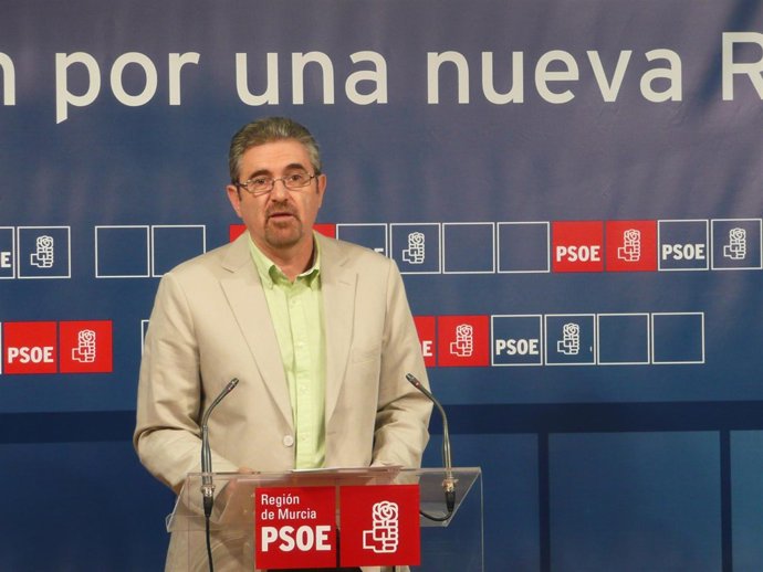 García Tomás en la rueda de prensa