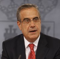 Corbacho justifica la retirada de los 425 euros a los autónomos 