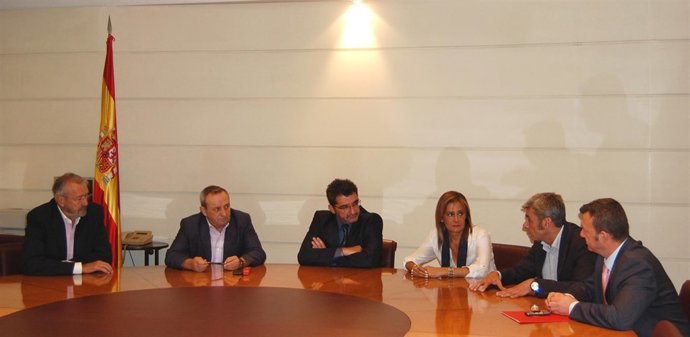 Reunión del Comité de Empresa de la Base de Morón con senadores
