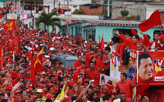 Hugo Chávez haciendo campaña para las legislativas