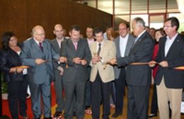 El director general de Comercio y Artesanía, Julio José Lorenzo, y los alcaldes 