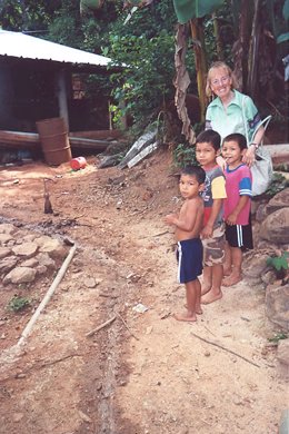 Catalina Montes en un proyecto en El Salvador