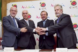 Convenio de colaboración firmado en Huelva del consejero de Turismo, Comercio y 