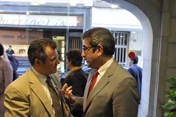 Ignacio González (CCN) y Román Rodríguez (NC)