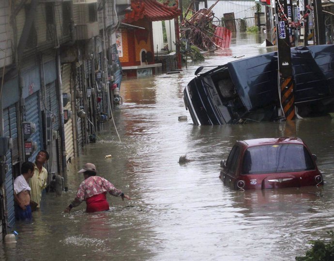 Efectos del tifón 'Fanapi' a su paso por China