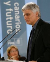 Pérez dice que el PSC-PSOE es el "primero en mover pieza" cuando se habla de la realidad económica y social de Canarias