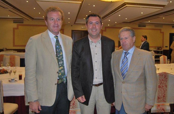 Espadas se reúne con hoteleros de Sevilla