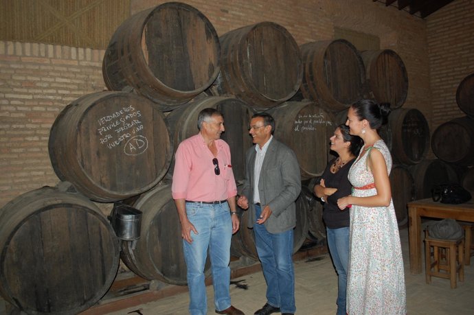 .- El secretario de Organización del PSOE de Huelva, Ignacio Caraballo, y la par