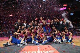 El Barcelona celebra el título