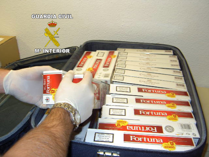 Maleta con tabaco intervenida en el Aeropuerto de Sevilla