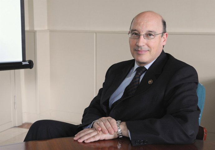 Federico Gutiérrez-Solana, rector de la UC