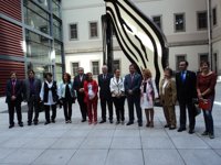 Cáceres defiende en Madrid la 'fuerza de su abrazo' para unir Europa y América, con Carlos V al fondo