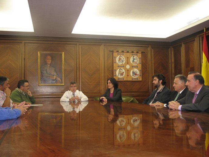 Reunión del alcalde de león con las asociaciones de comerciantes