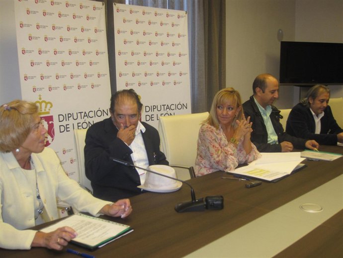 Reunión de la presidenta de la Diputación con asociaciones 