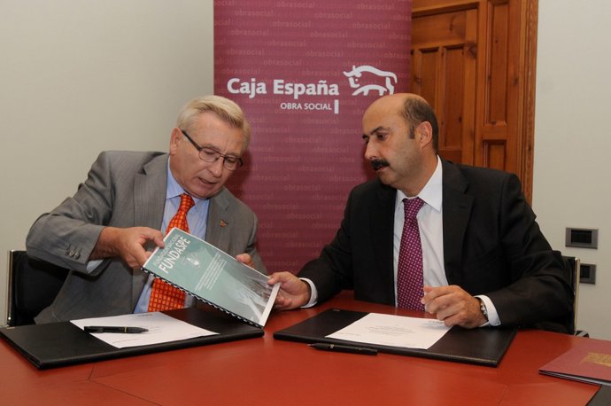 Presidente de Fundaspe, Martín Manceñido, y director de Obra Social de Caja Espa