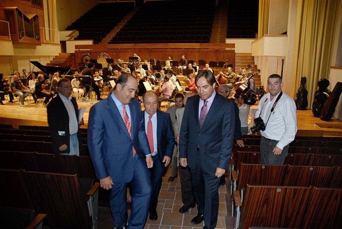 El alcalde de Granada, José Torres Hurtado, y el concejal de Cultura, Juan Garcí