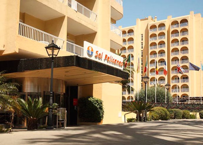 Fachada del Sol Pelícanos Ocas de Benidorm (Alicante)