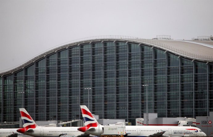 Aviones de la aerolínea British Airways en el aeropuerto de Londres-Heathrow