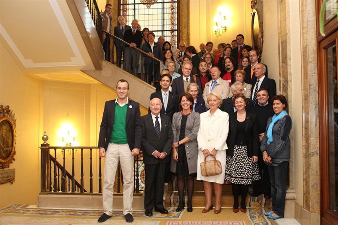 Barcina recibe al comité organizador del VII Congreso de Historia de Navarra.