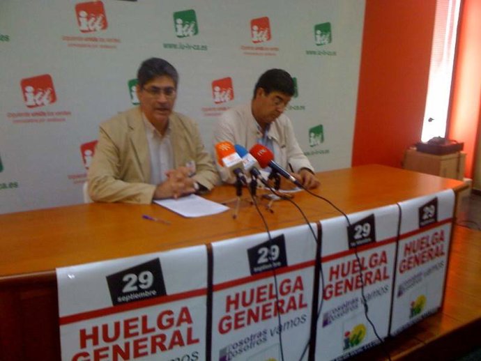 Diego Valderas y José Luis Pérez Tapias, en rueda de prensa