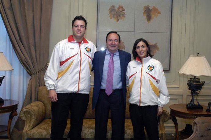 Sanz con los campeones del mundo de kickboxing