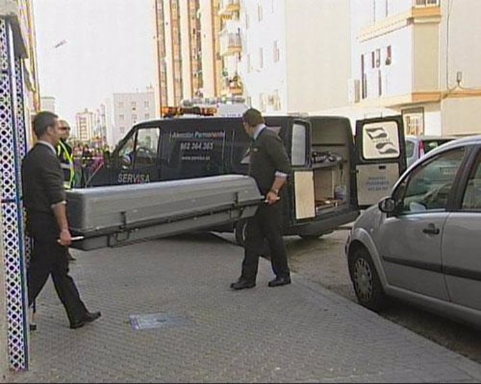 Un hombre mata a una mujer en Sevilla 