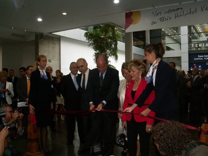 Peralta y otras autoridades