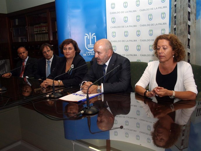 Rueda de prensa posterior a la firma del convenio entre el Cabildo de La Palma e