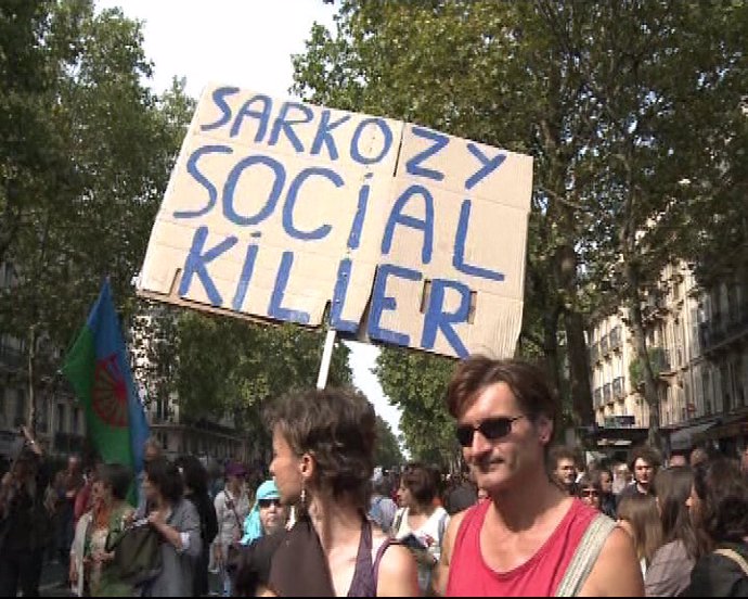 Francia protesta por expulsión de gitanos