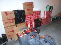 Guardia Civil interviene casi 14.000 cajetillas de tabaco de contrabando y detiene a tres personas