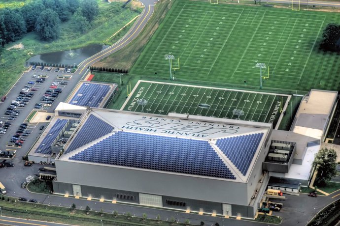 Campo de los Jets (Nueva York) con 3000 paneles solares de Yingli Green Energy