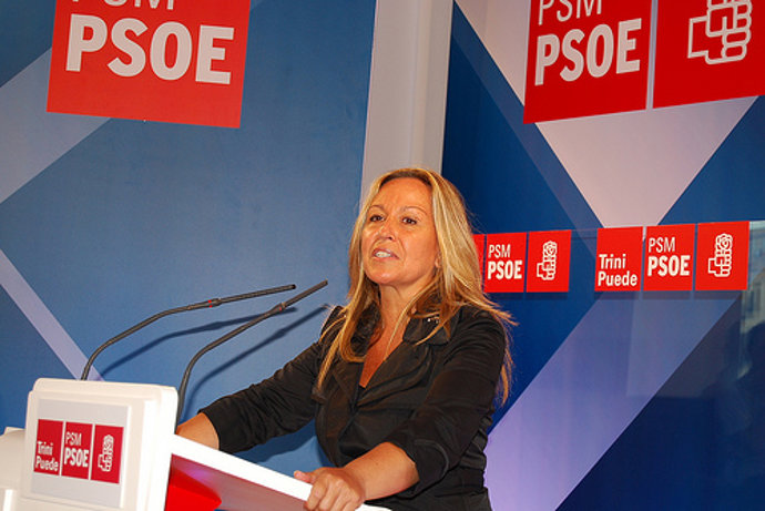 Trinidad Jiménez en un acto