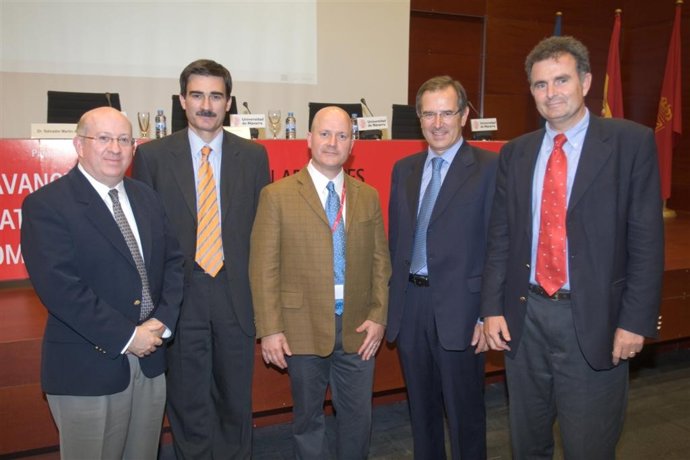 De izquierda a derecha, los doctores Jeffrey Gershenwald (Anderson Cancer Center