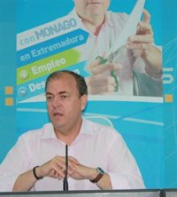 Monago dice que son "electoralistas" y pide a Vara que "no consienta la maniobra de confusión del Gobierno"