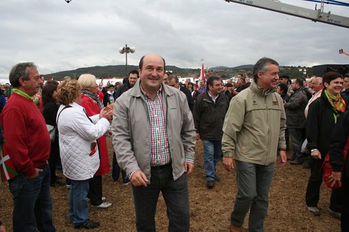 Andoni Ortuzar con Iñigo Urkullu