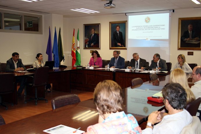 FOTO Y NOTA ORGANIZACION SECTOR OLEÍCOLA EN TÚNEZ