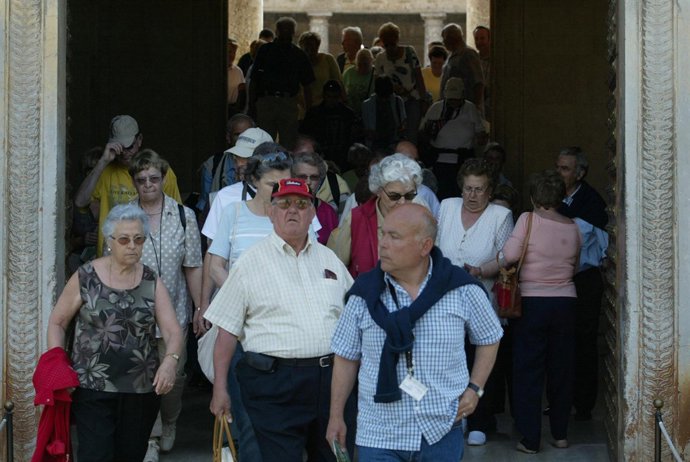 Turistas en La Alhambra