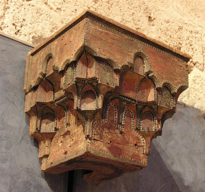 Alhambra Pieza Del Mes Y Visitas Guiadas Por Voluntarios Al Museo