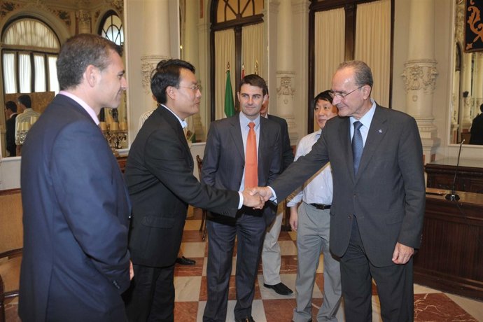 La delegación fue recibida por el alcalde de Málaga.