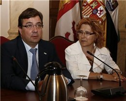 Fernández Vara y Carmen Heras