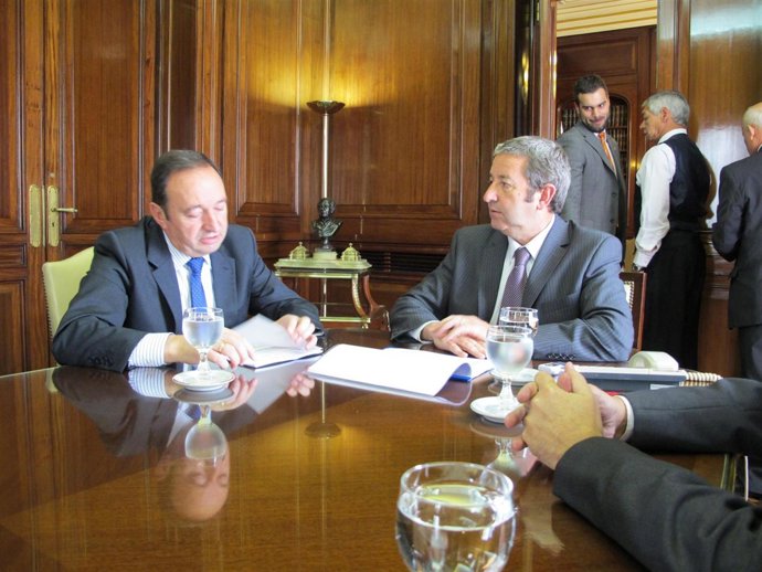 Sanz con vicepresidente de Argentina