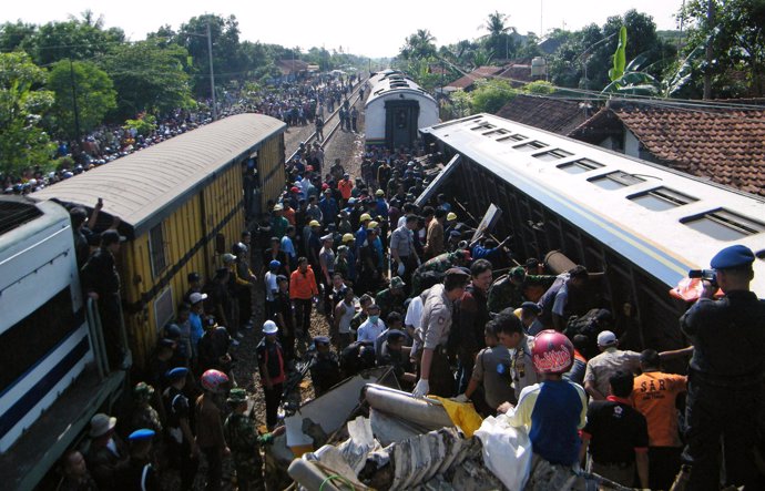 Accidente de tren en Indonesia