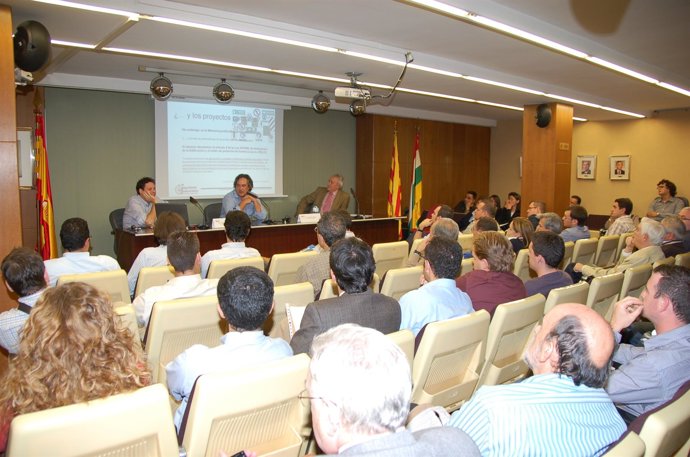 Reunión en el Colegio de Ingenieros Industriales de Aragón y La Rioja