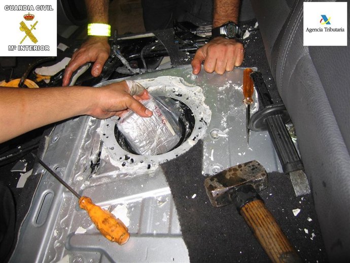 TEXTO Y FOTO Detenidas Tres Francesas En Melilla Que Embarcaban Con 125 Kilos De